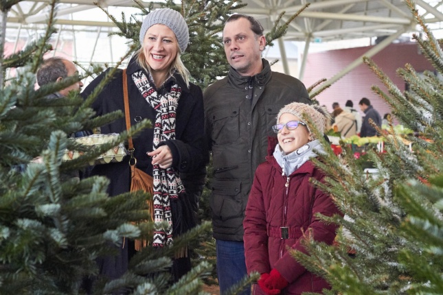 Karácsony előtt a piacon - fotó Szarka Lajos