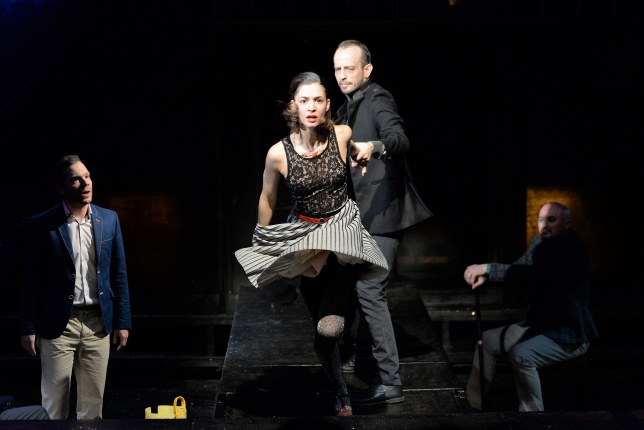 Asszony asszonynak farkasa - fotó Trifonov Éva