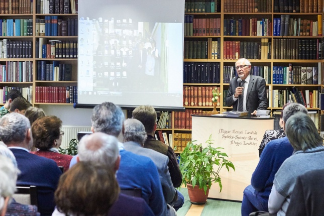 Középpontban a Himnusz - fotó Szarka Lajos