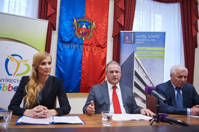 Miniszteri sajtótájékoztató a Városházán - fotó Szarka Lajos