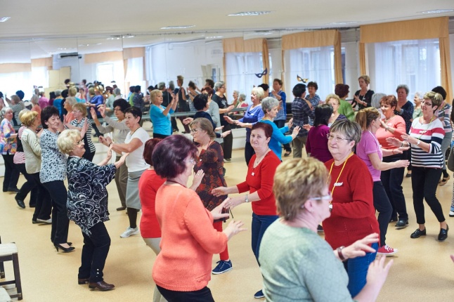 Mozdulj Nyíregyháza Senior táncház - fotó Szarka Lajos