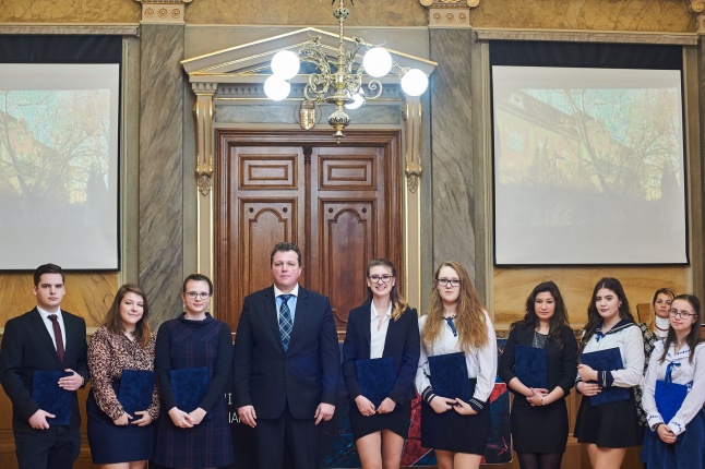 Irodalmi pályázat díjazottjai - fotó Szarka Lajos