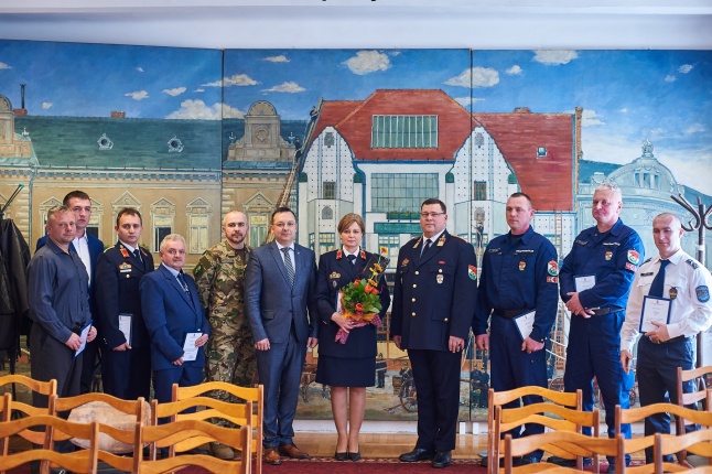 Elismerések a helyzetelemző értekezleten - fotó Szarka Lajos