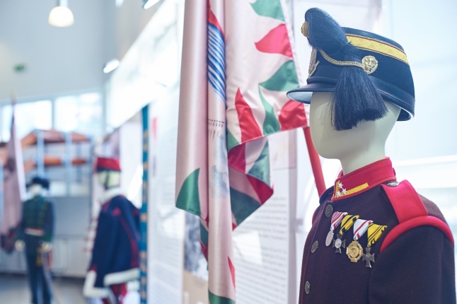 Honvédségi kiállítás az egyetemen - fotó Szarka Lajos