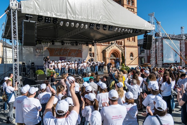 Hang-Szín Kulturális Egyesület és az Y2K Tánccsoport közös flashmobja 