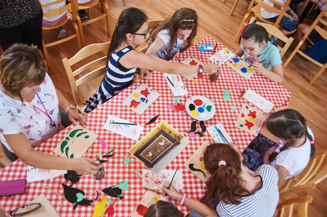 Kézműves program a múzeumfaluban - fotó Szarka Lajos