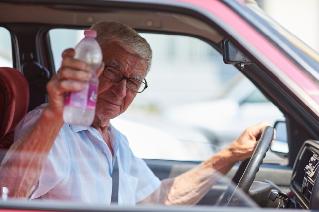 Ingyenes vízosztás a belvárosban - fotó Szarka Lajos