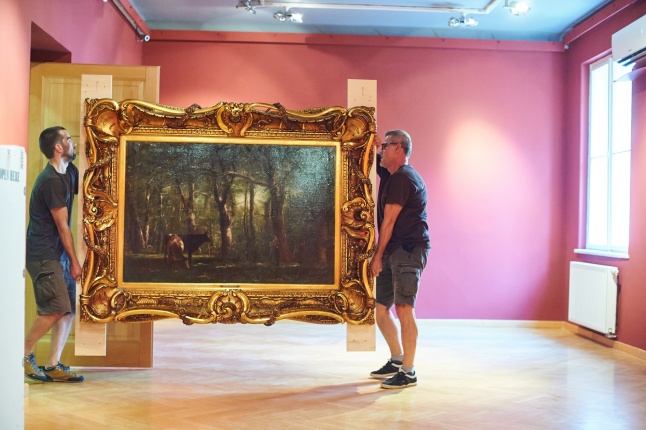 Munkácsy festmények érkezése 2 - fotó Szarka Lajos