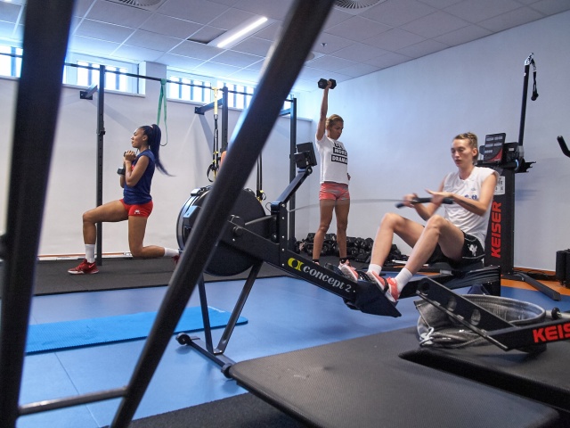 Edzésben a női röpisek - fotó Szarka Lajos