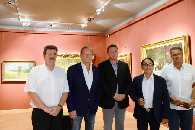 A Munkácsy kiállítás valamennyi képe megérkezett - fotó Trifonov Éva