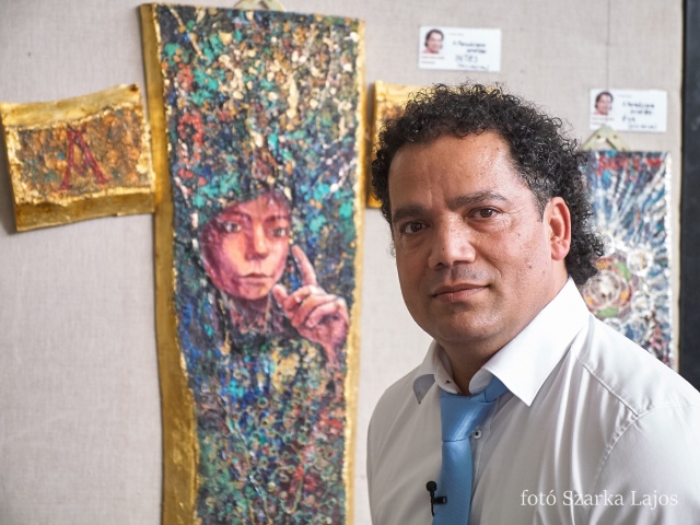 Kötetbemutató és kiállítás a könyvtárban - fotó Szarka Lajos