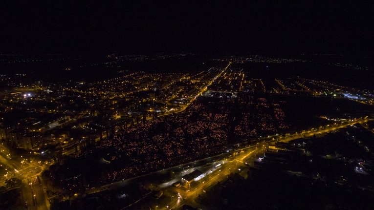 Az emlékezés fényei a magasból - fotó Kohut Árpád