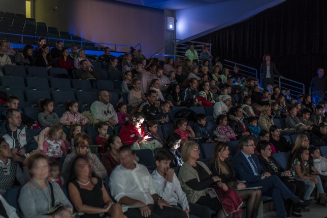 Karácsonyi műsor és ajándákosztás a VMKK-ban - fotó Kohut Árpád