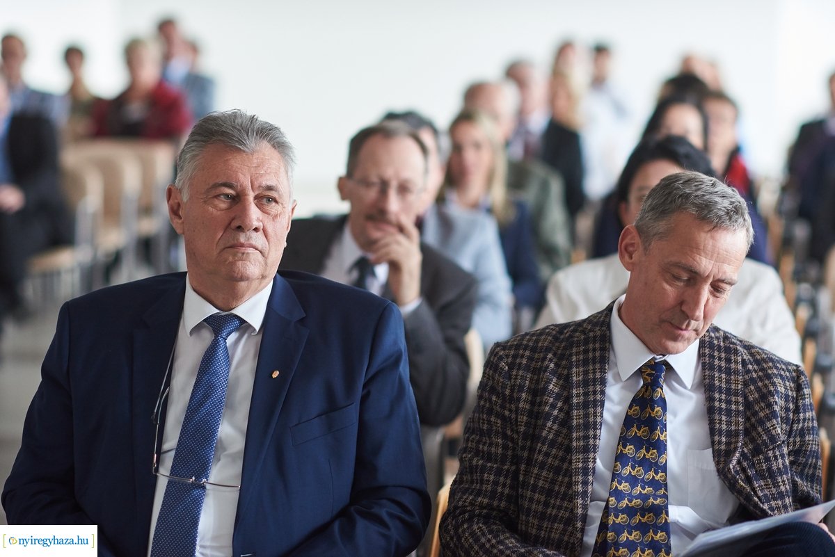 100 éves a Központi Laboratórium