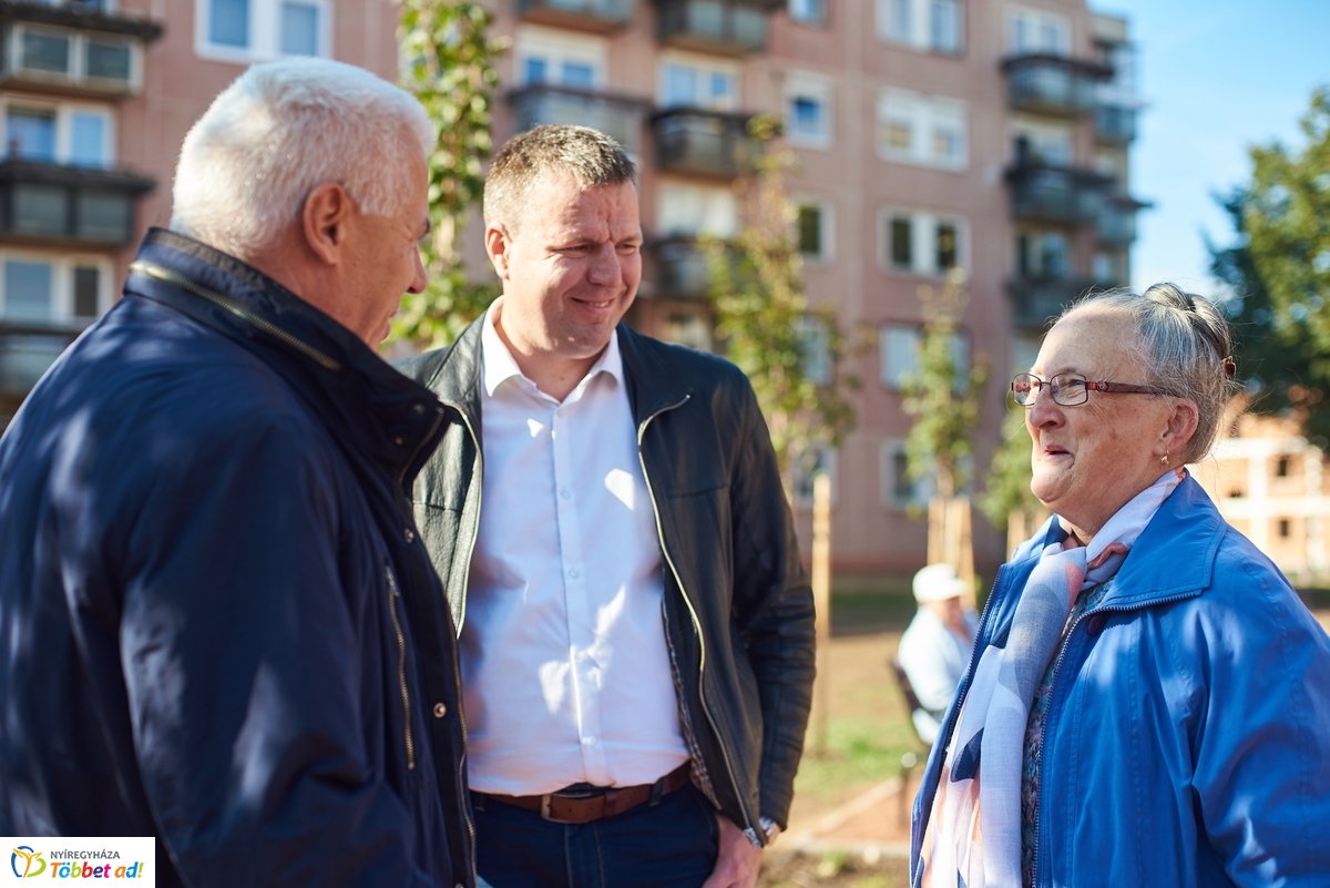 100. játszótér átadó