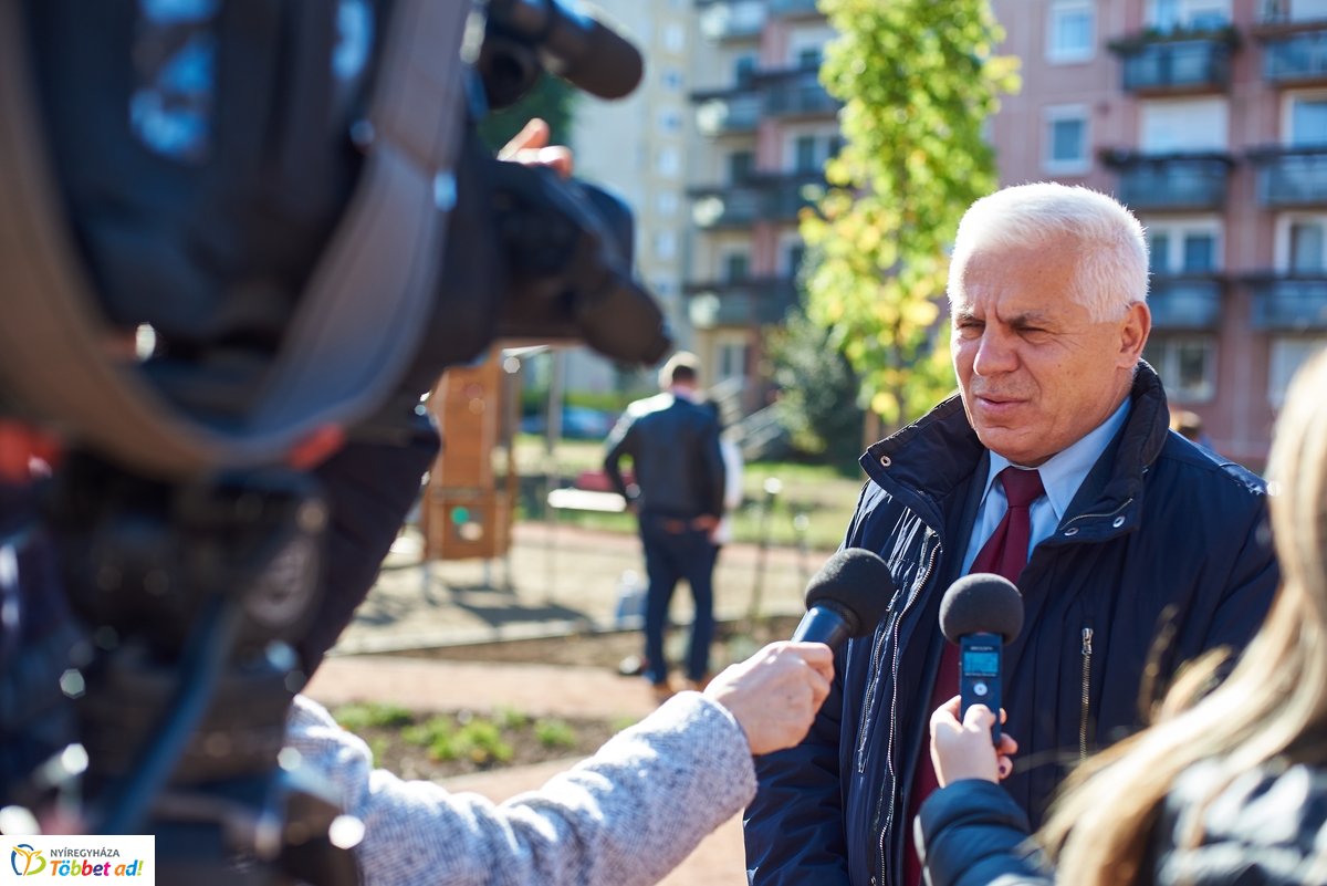 100. játszótér átadó