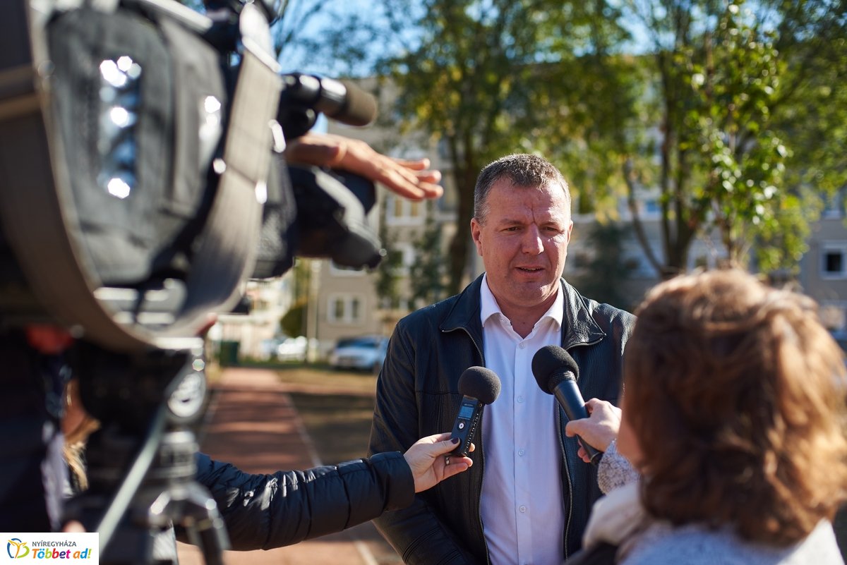 100. játszótér átadó