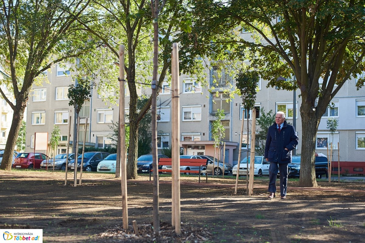 100. játszótér átadó