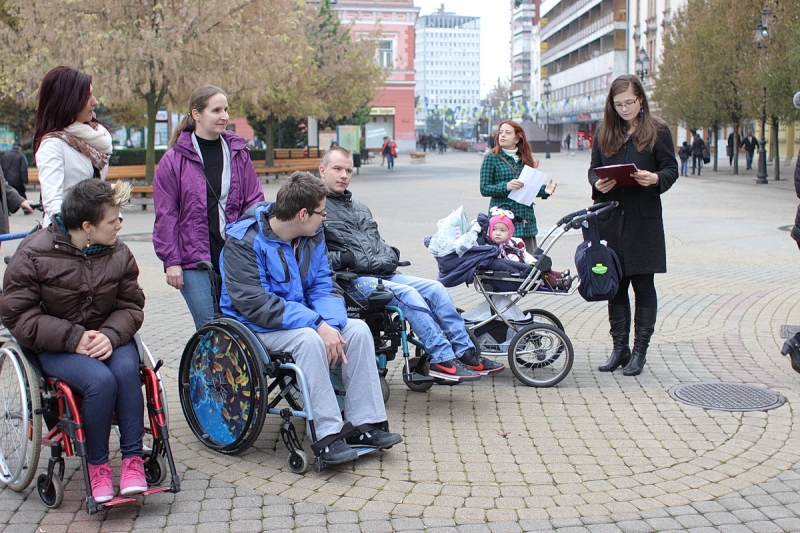 Baba- és emberbarát középületekért