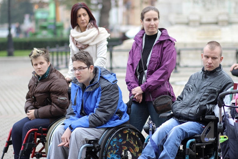 Baba- és emberbarát középületekért