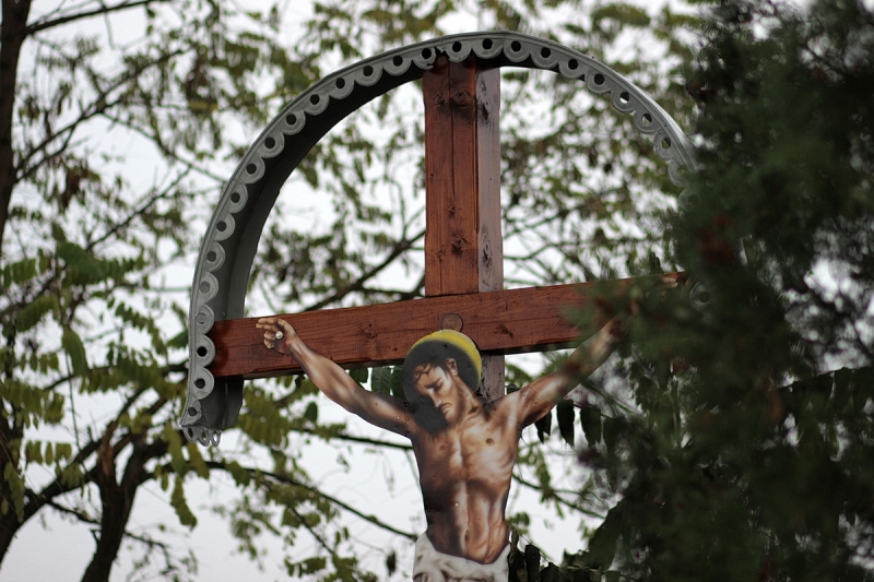 Felújított feszület Kistelekiszőlőben