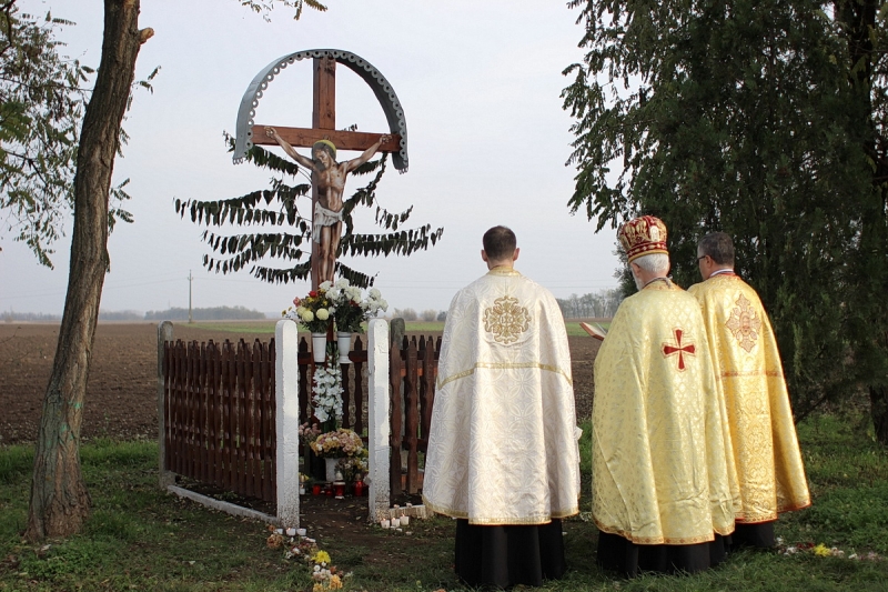 Felújított feszület Kistelekiszőlőben