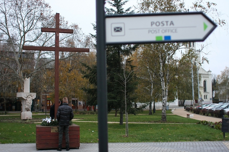 Adventi keresztet állított a Jobbik