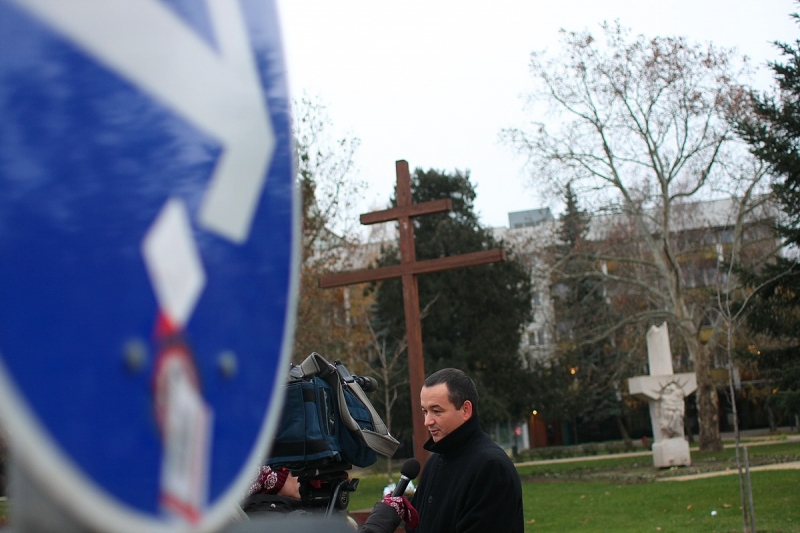Adventi keresztet állított a Jobbik