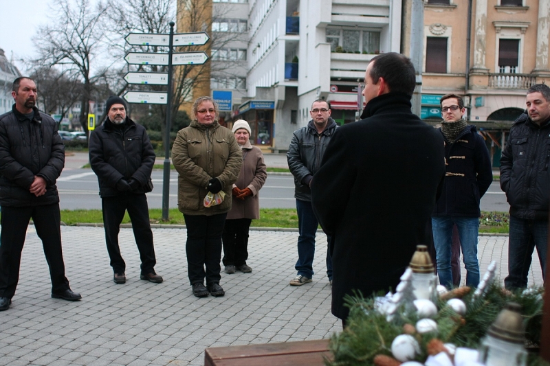 Adventi keresztet állított a Jobbik