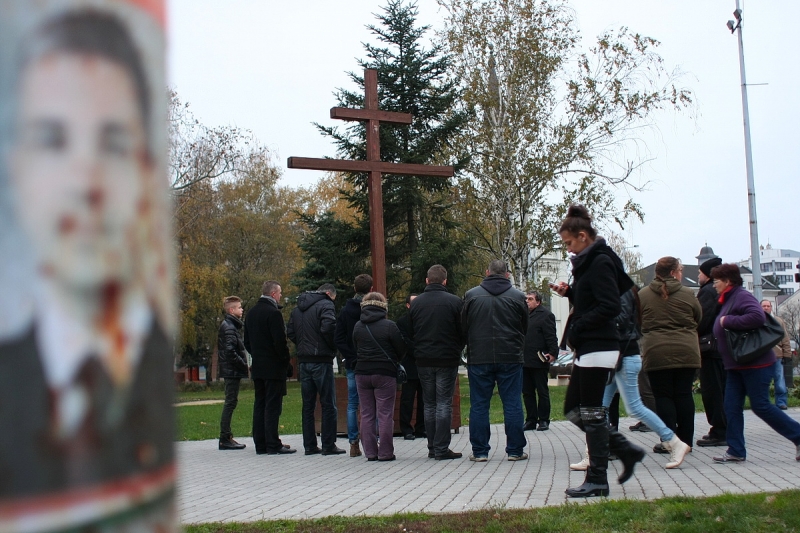 Adventi keresztet állított a Jobbik