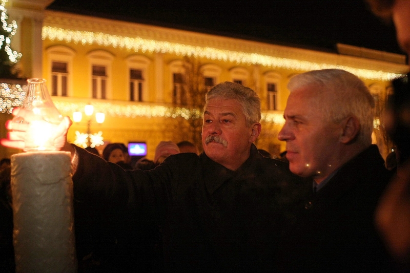Felragyogtak az adventi fények