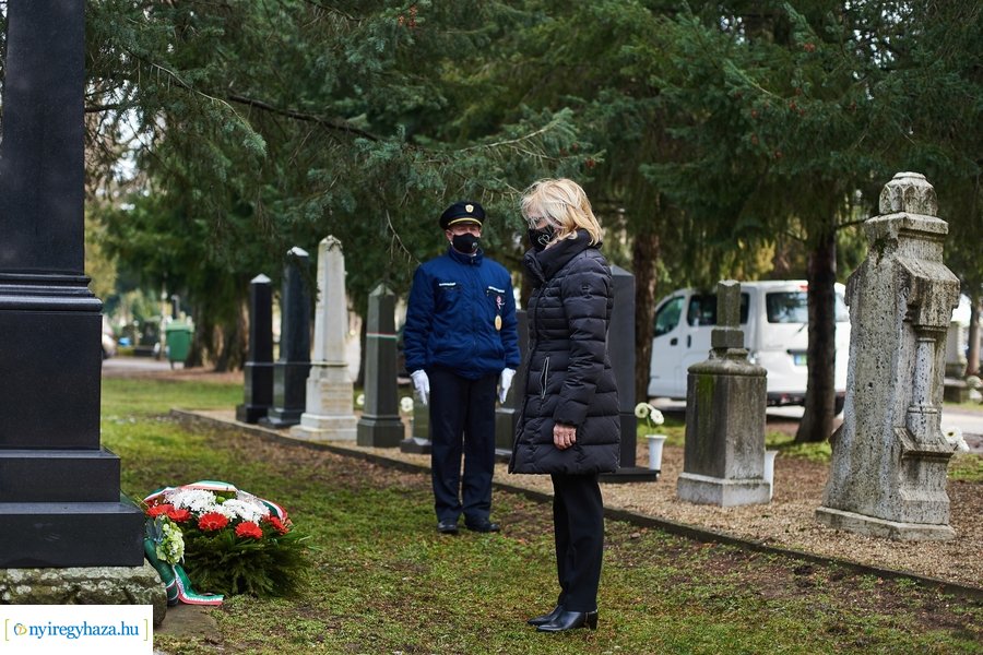 1848-as emlékező koszorúzások