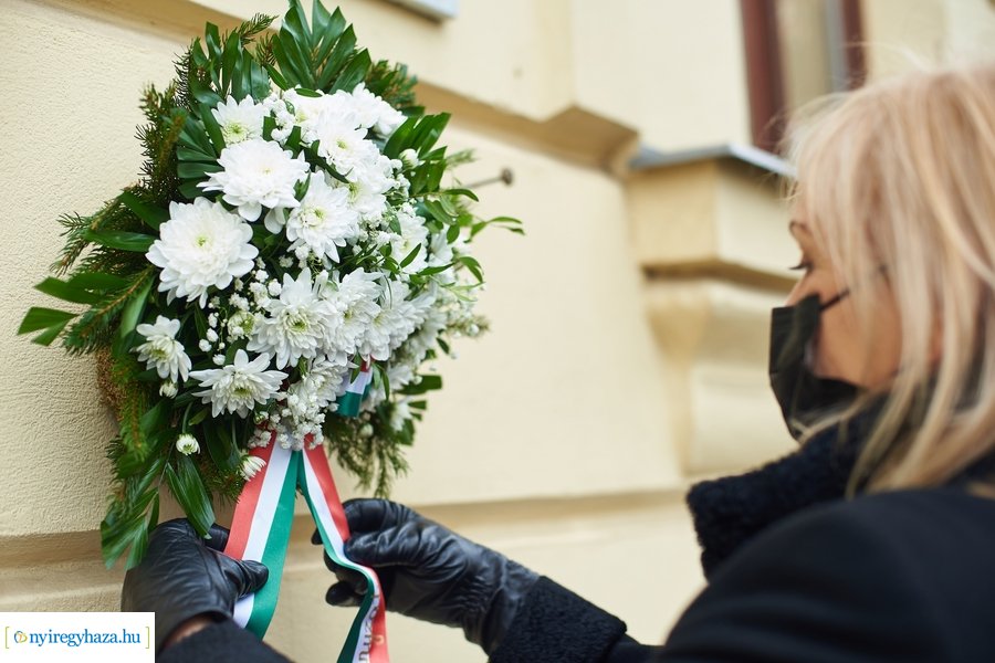 1848-as emlékező koszorúzások