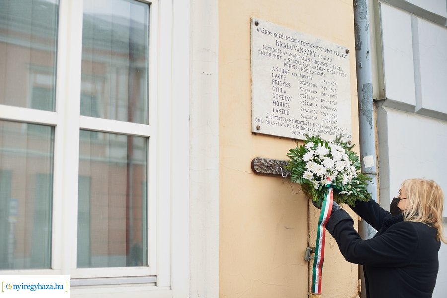 1848-as emlékező koszorúzások