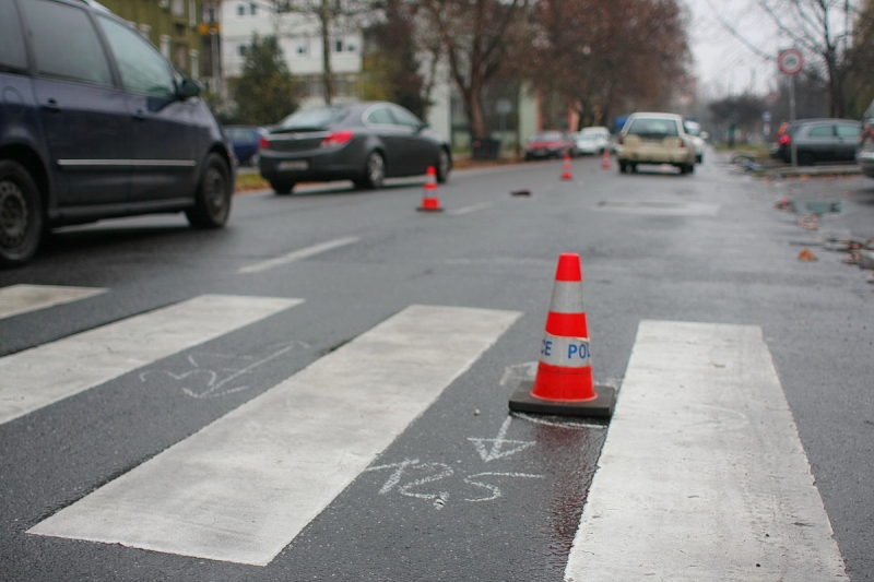 Kerékpárost gázoltak a Vasvári Pál utcán