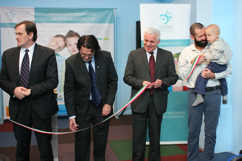 Átadták a Csodavárat