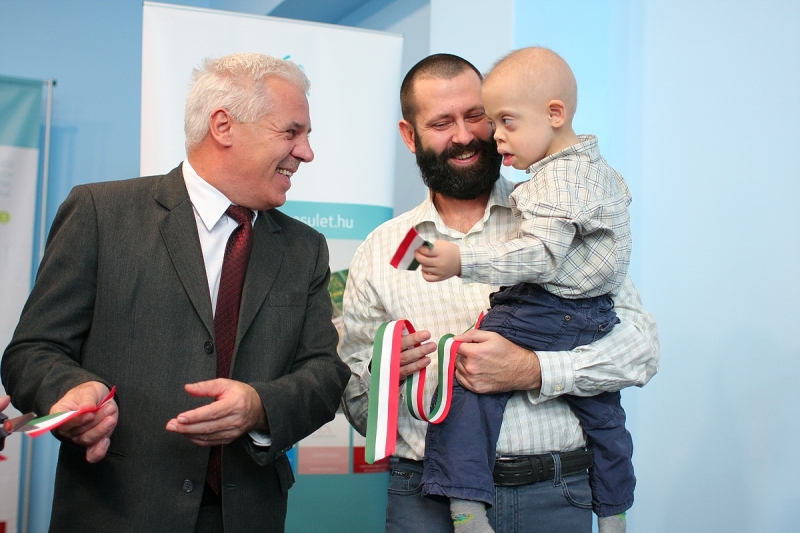 Átadták a Csodavárat