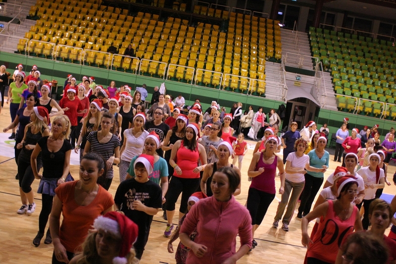 Ingyen zumba a Buszacsában