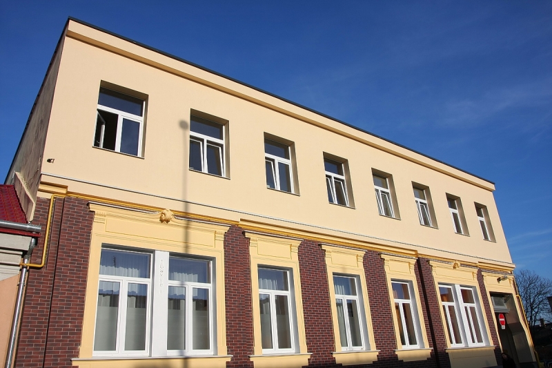 Átadták a felújított rendelőintézetet