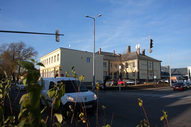 Átadták a felújított rendelőintézetet