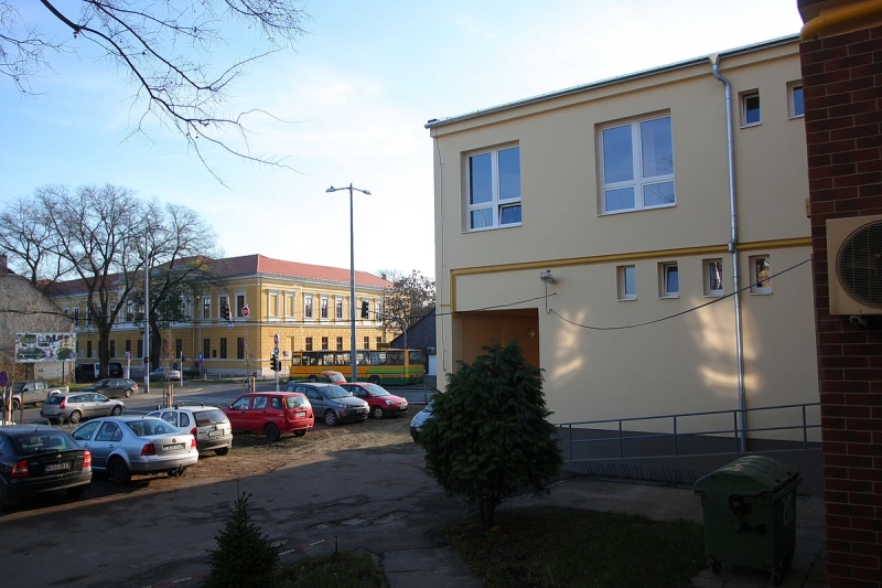 Átadták a felújított rendelőintézetet