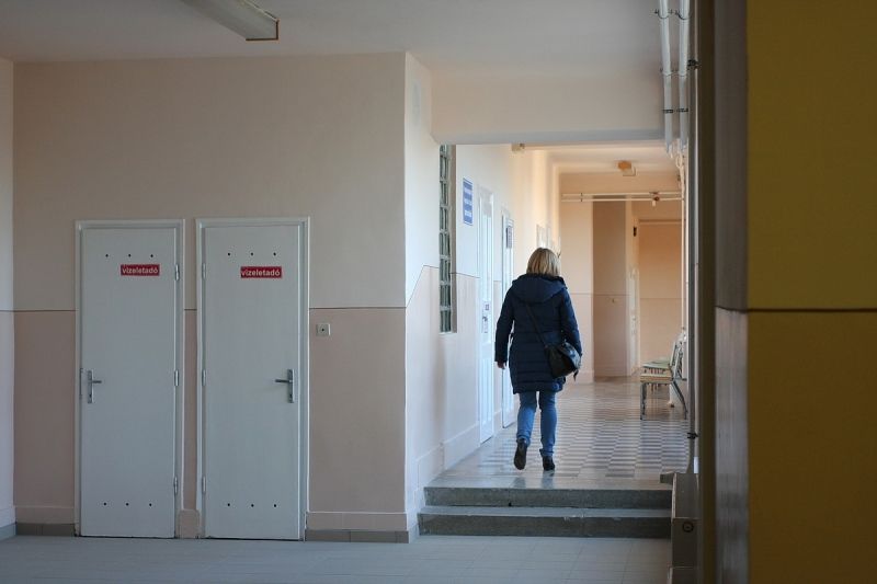 Átadták a felújított rendelőintézetet