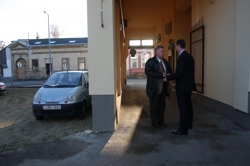 Átadták a felújított rendelőintézetet