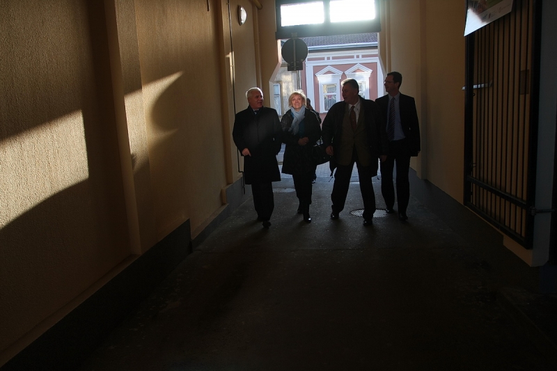 Átadták a felújított rendelőintézetet