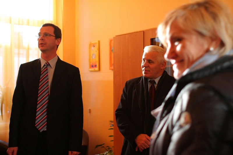 Átadták a felújított rendelőintézetet