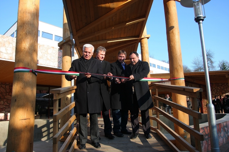 Átadták a Viktória házat