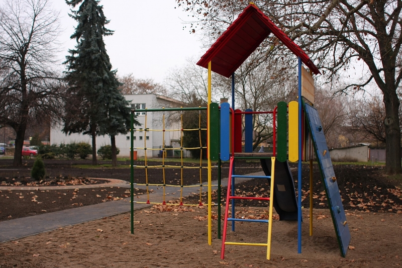 Megszépült az Állomás tér