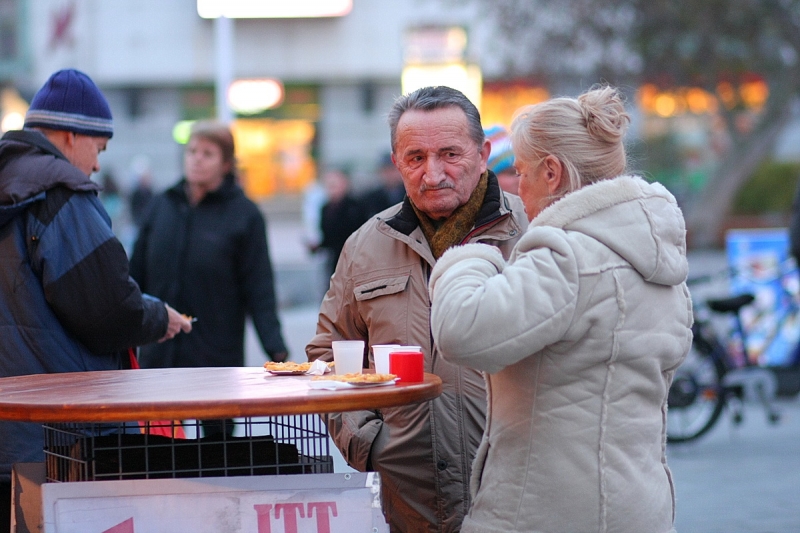 Lapcsánkával kedveskedtek a Forgatagban
