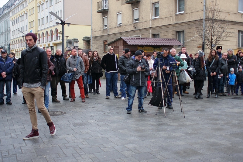 Figyelemfelkeltő gyakorlat a belvárosban
