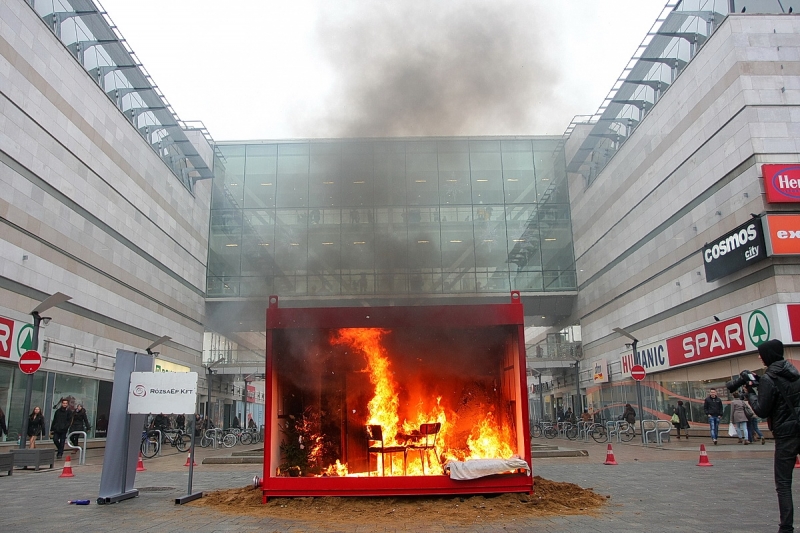 Figyelemfelkeltő gyakorlat a belvárosban